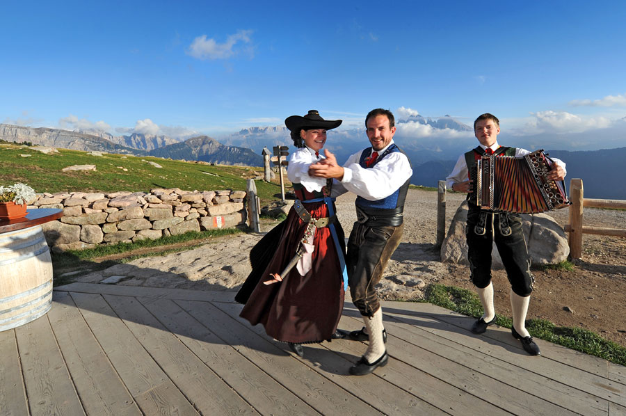 Gruppo di ballo popolare e folkloristico Ortisei